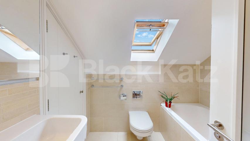 Spacious 3 bed 3 bath apartment set in a beautiful location  Adelaide Road, Primrose Hill / Chalk Farm